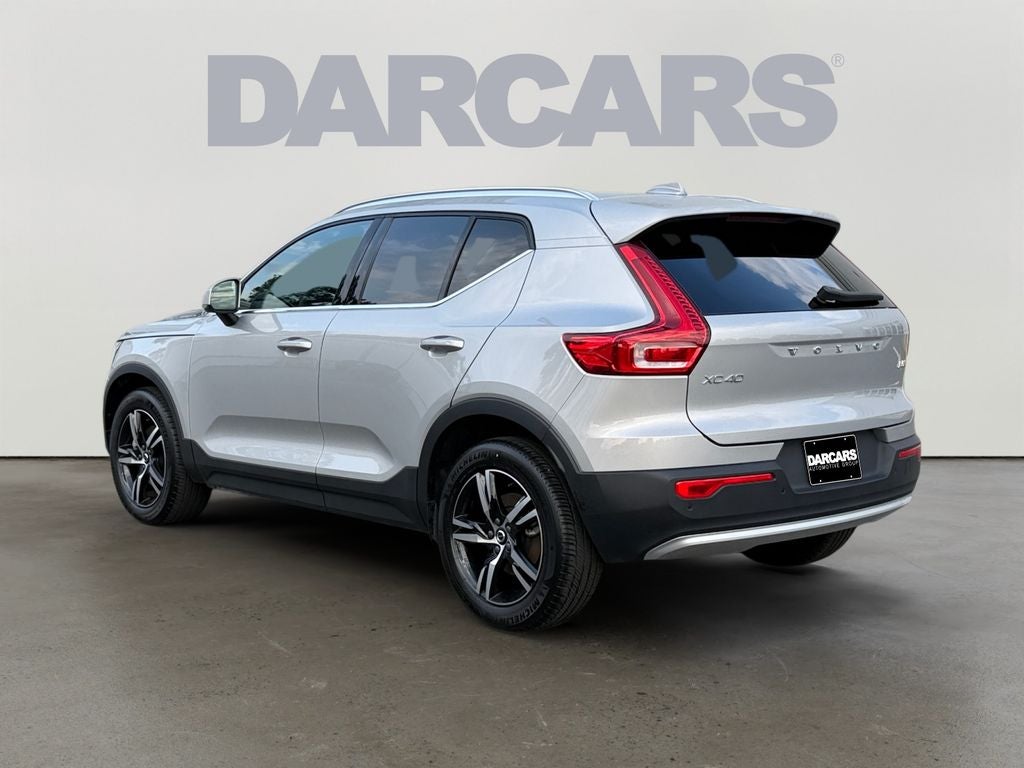2025 Volvo XC40 B5 Core