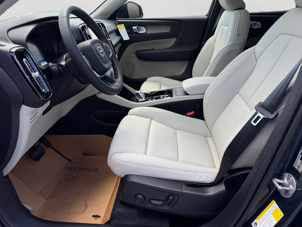 2026 Volvo XC40 B5 Ultra