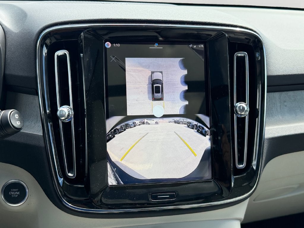 2026 Volvo XC40 B5 Ultra