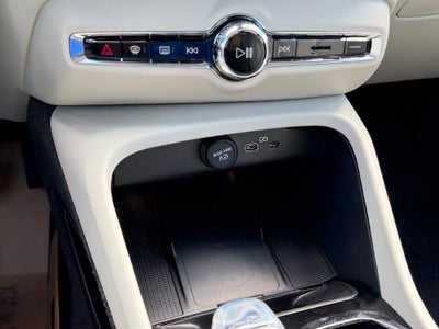 2026 Volvo XC40 B5 Ultra