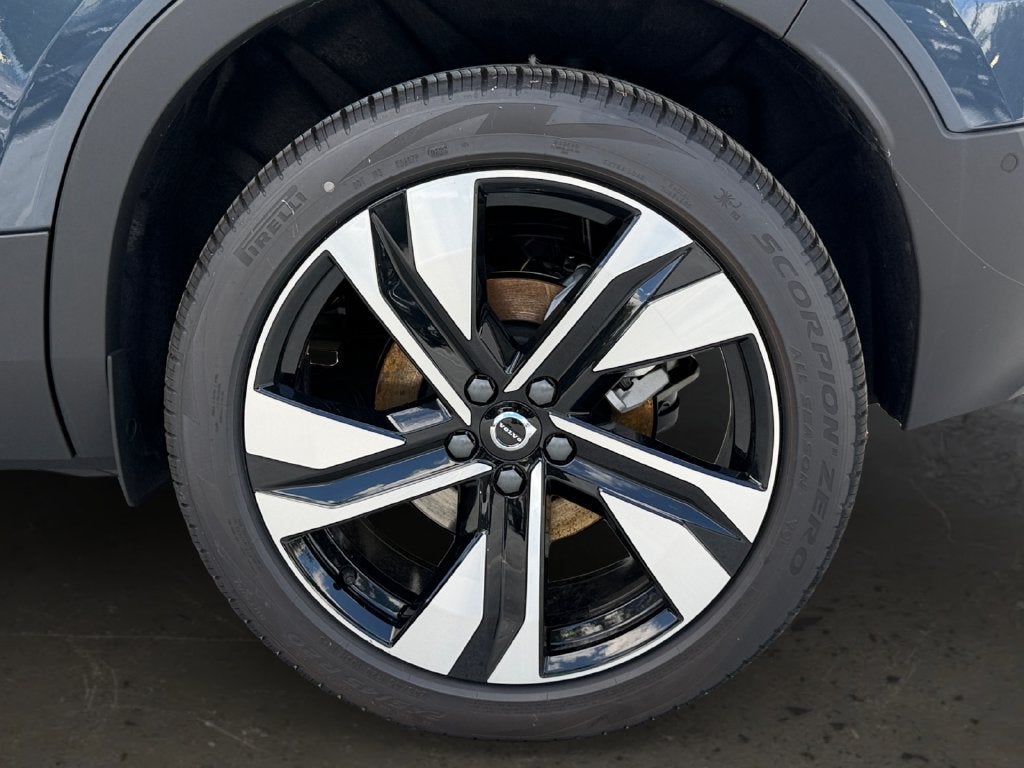 2026 Volvo XC40 B5 Ultra