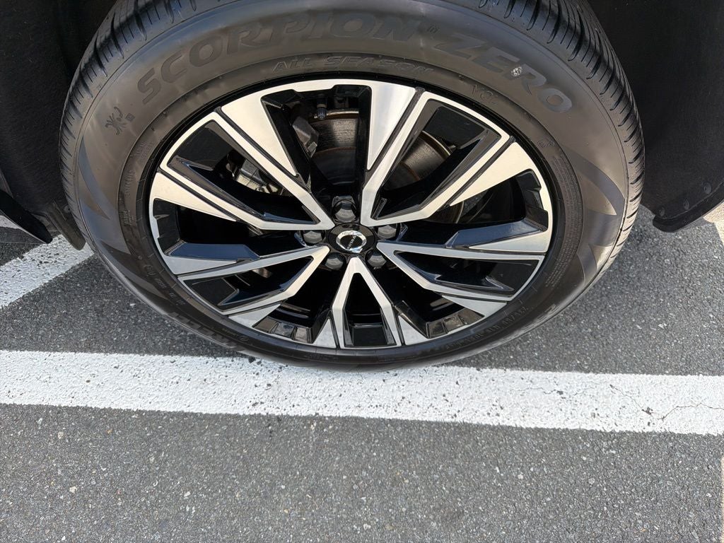 2025 Volvo XC60 B5 Plus Volvo Certified