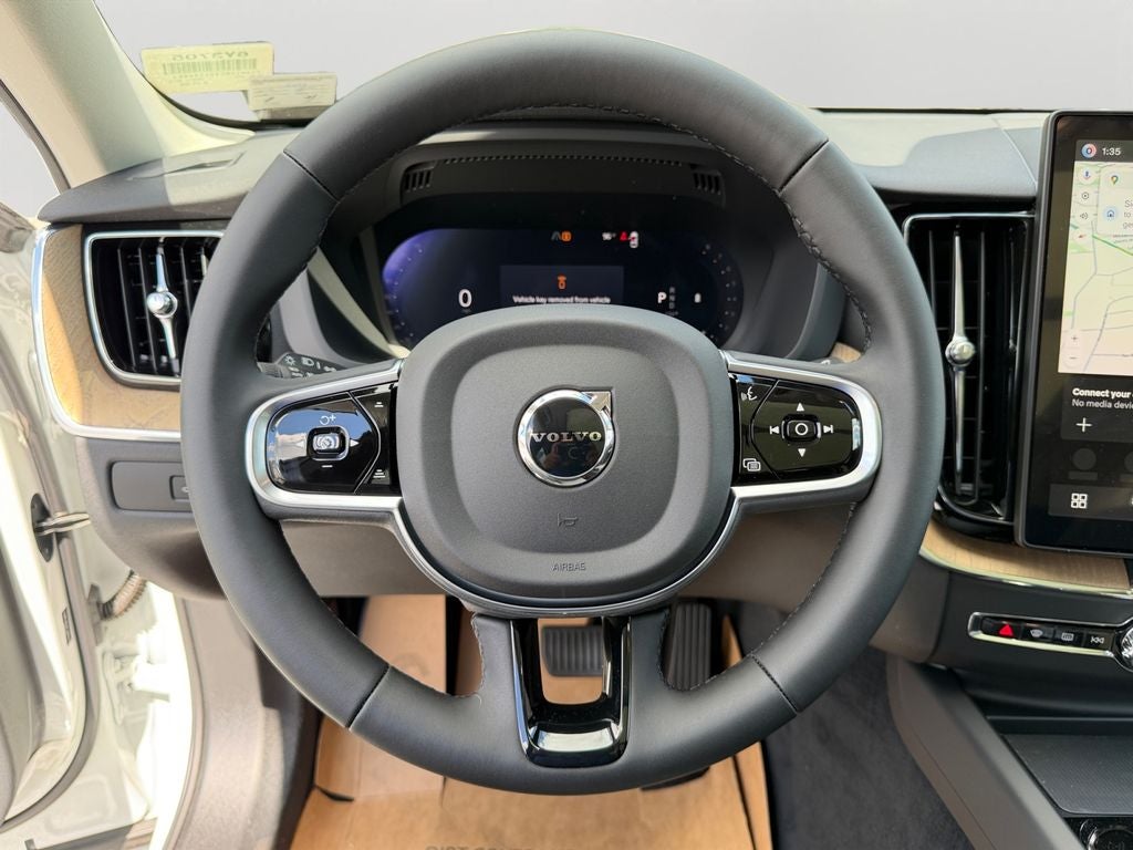 2026 Volvo XC60 B5 Plus