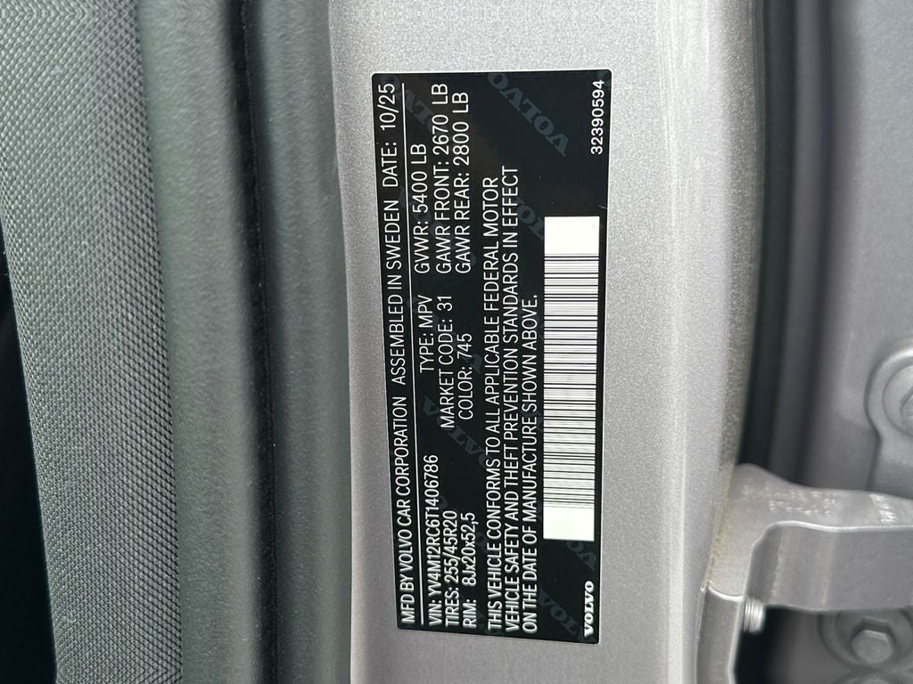 2026 Volvo XC60 B5 Plus