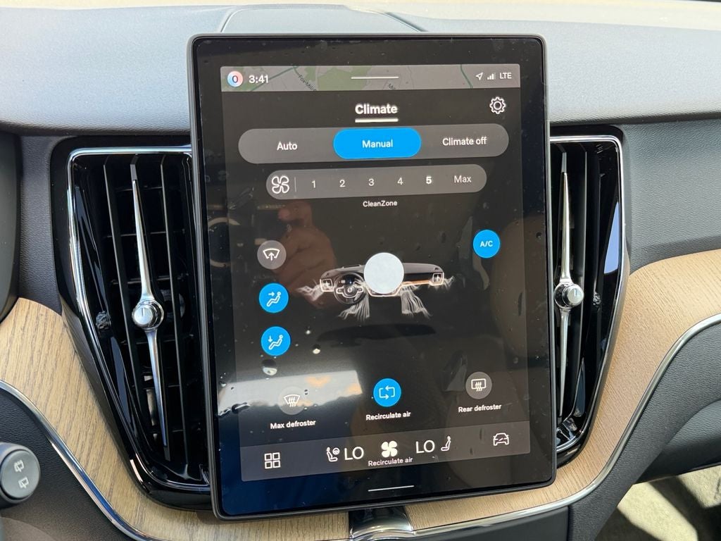 2026 Volvo XC60 B5 Core