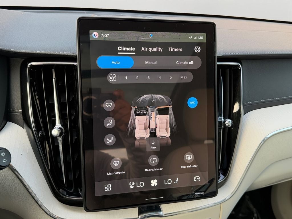 2026 Volvo XC60 B5 Ultra