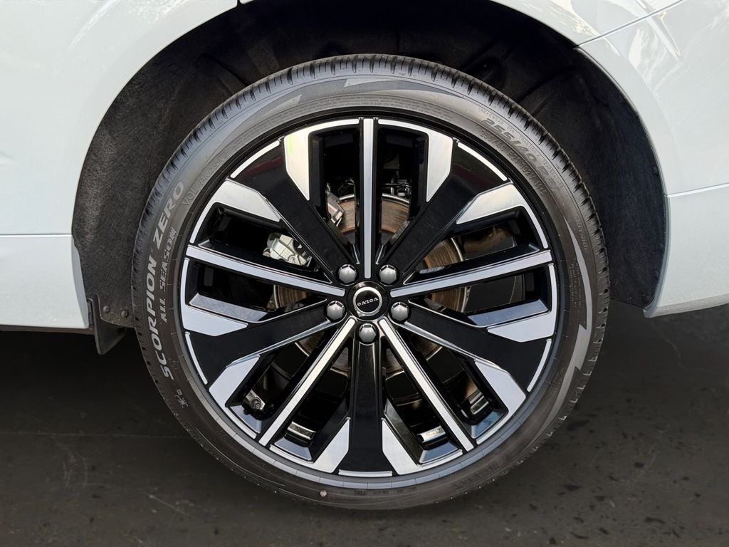 2026 Volvo XC60 B5 Ultra