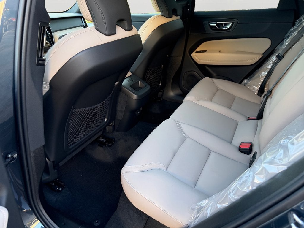 2027 Volvo XC60 B5 Plus