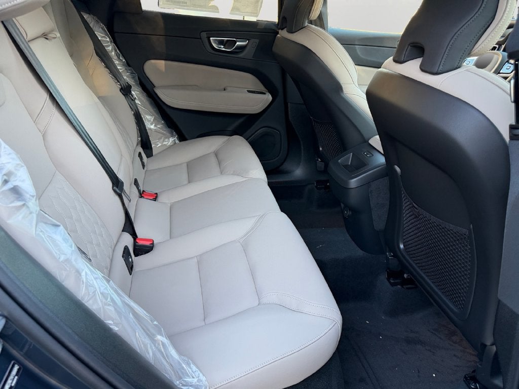 2027 Volvo XC60 B5 Plus