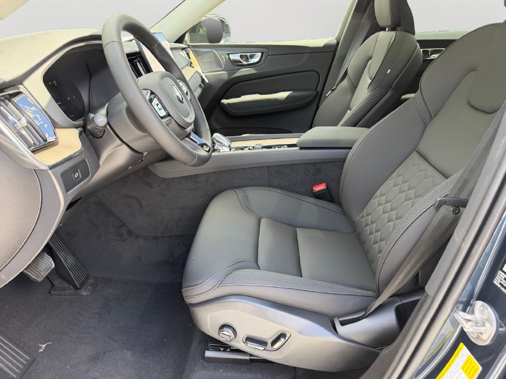2027 Volvo XC60 B5 Plus