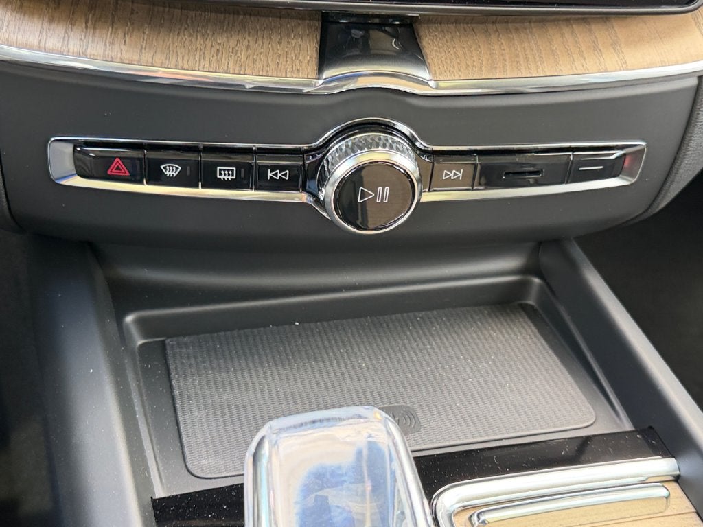 2027 Volvo XC60 B5 Plus