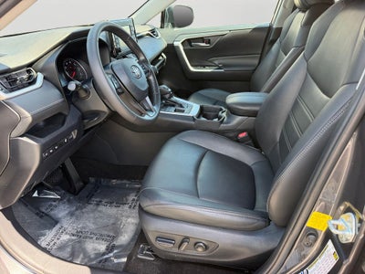 2020 Toyota RAV4 XLE Premium