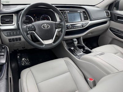 2016 Toyota Highlander XLE V6