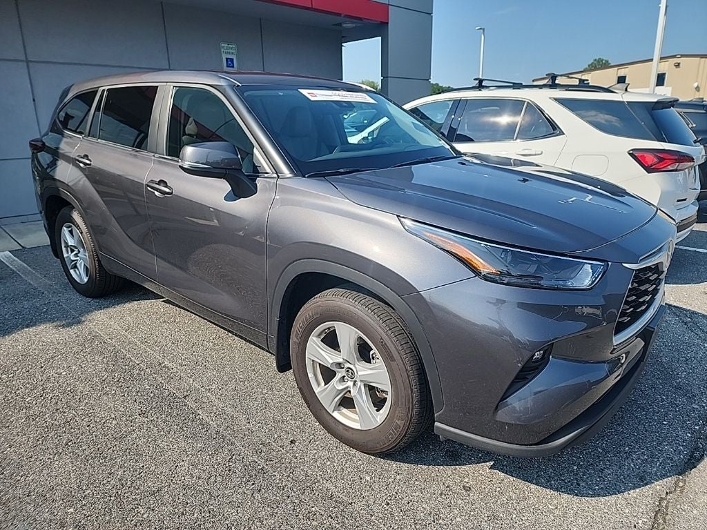 2025 Toyota Highlander LE