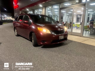 2014 Toyota Sienna LE 8 Passenger