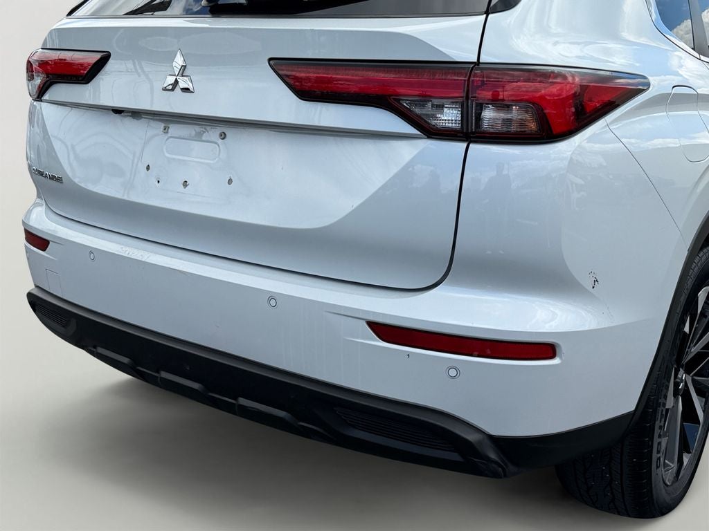 2022 Mitsubishi Outlander ES