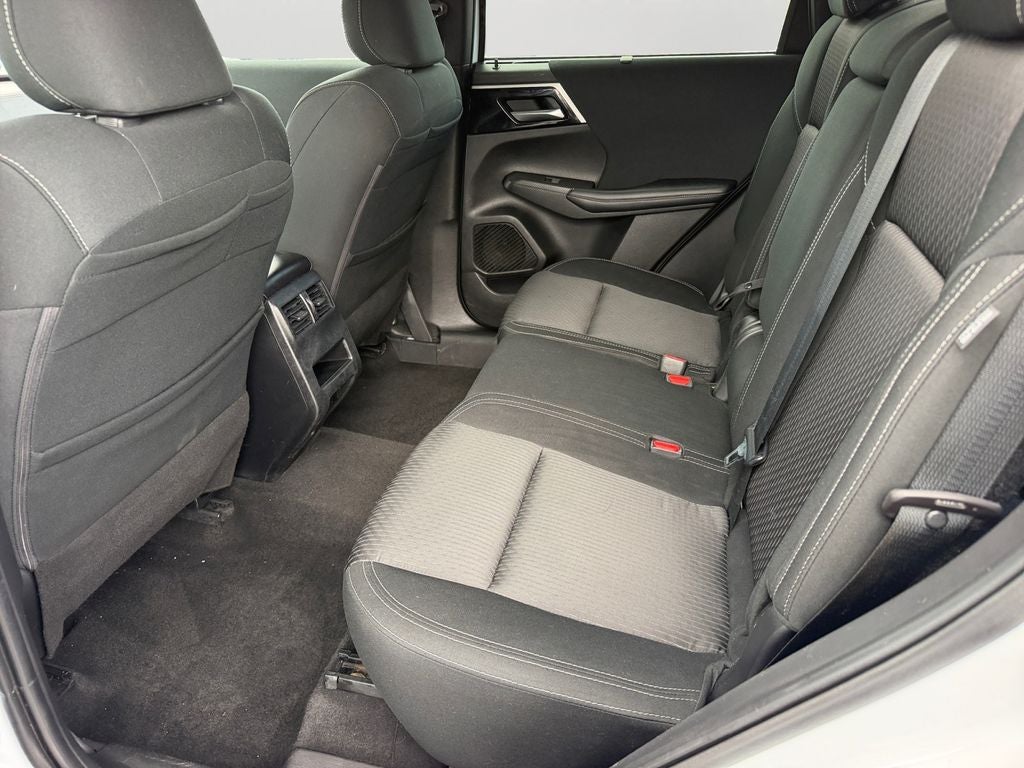 2022 Mitsubishi Outlander ES