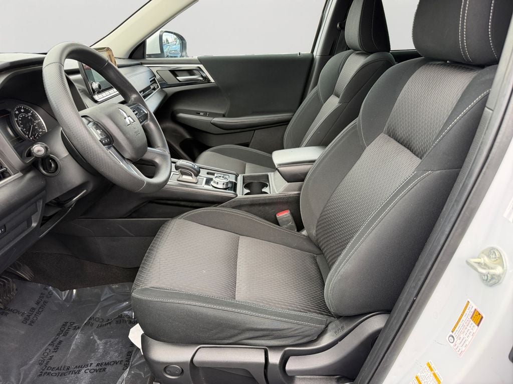 2022 Mitsubishi Outlander ES