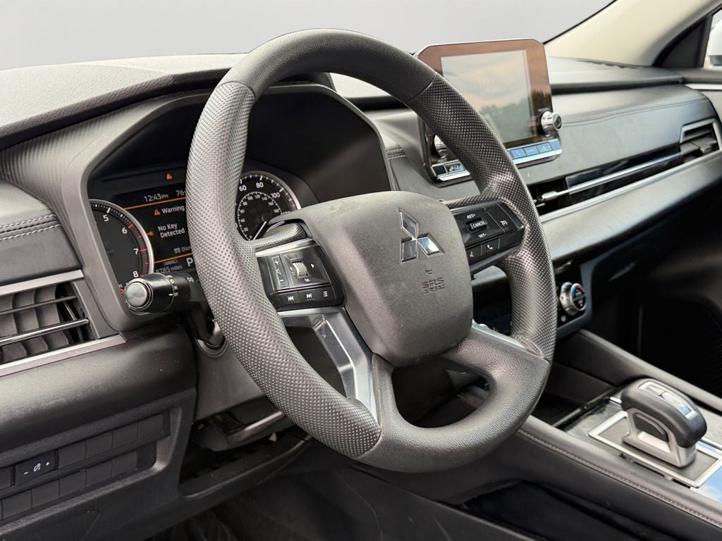 2022 Mitsubishi Outlander ES