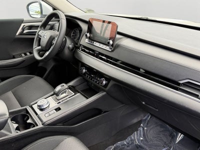 2022 Mitsubishi Outlander ES