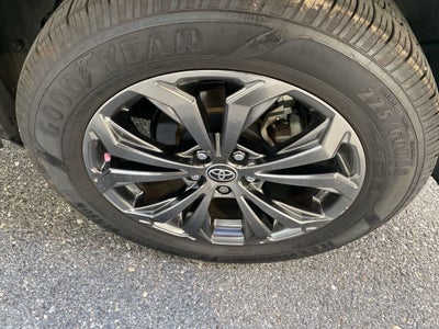 2023 Toyota RAV4 Hybrid XLE Premium