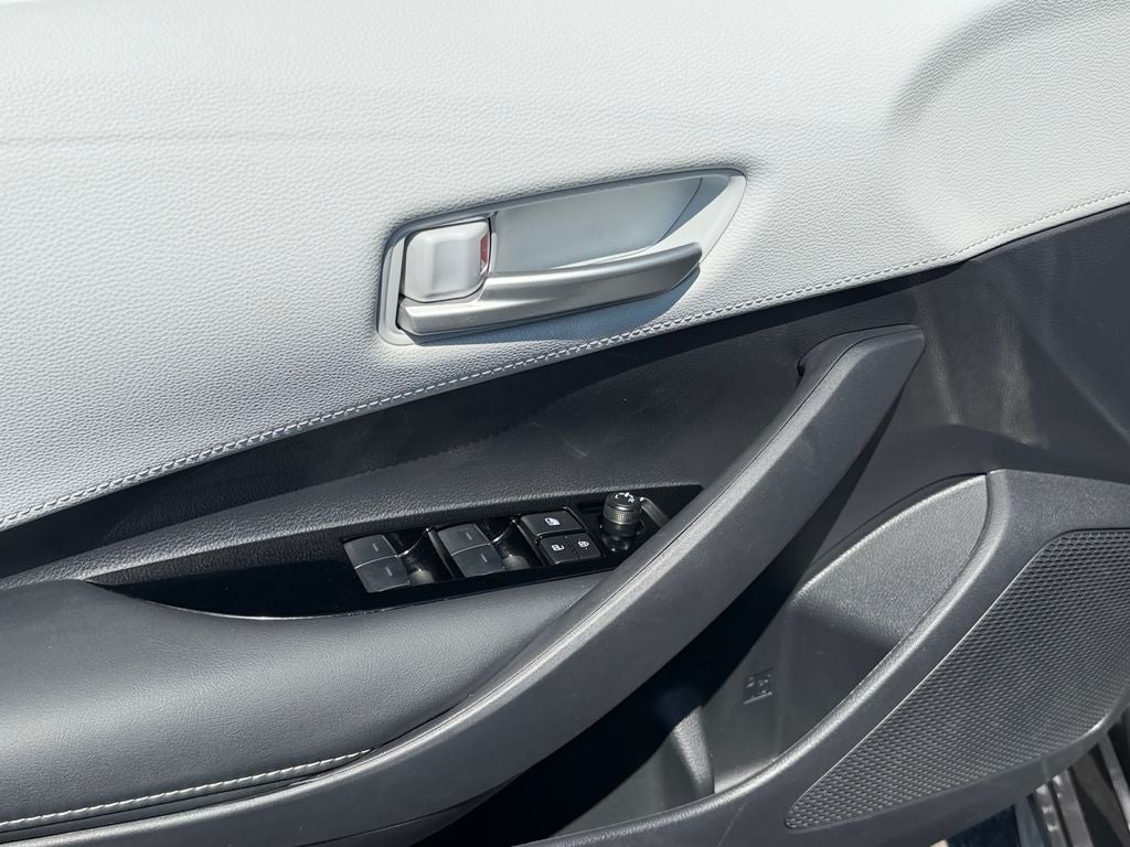 2025 Toyota Corolla Hatchback SE