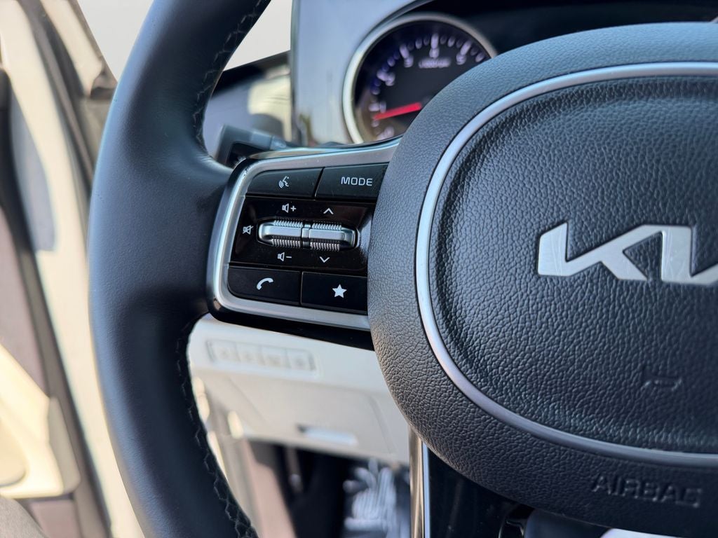 2024 Kia Carnival EX