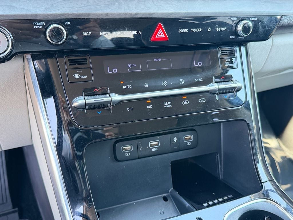 2024 Kia Carnival EX
