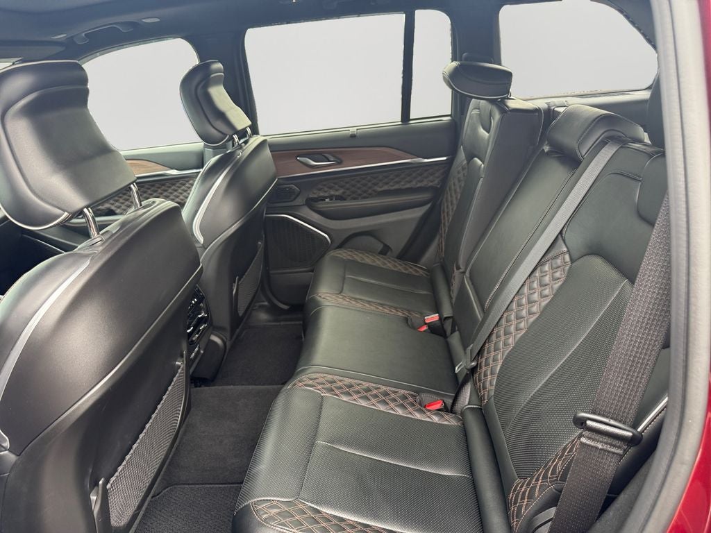 2022 Jeep Grand Cherokee Summit
