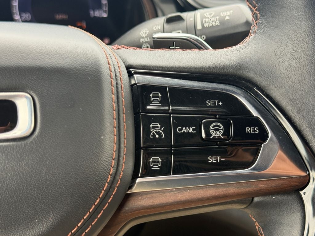 2022 Jeep Grand Cherokee Summit