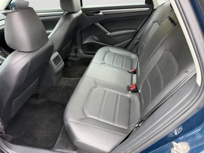2018 Volkswagen Passat 2.0T R-Line
