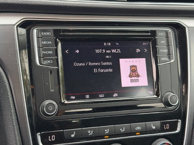 2018 Volkswagen Passat 2.0T R-Line