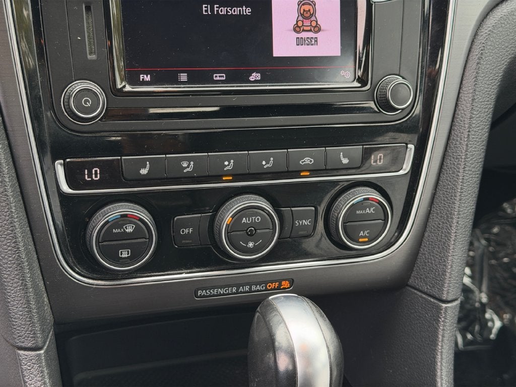 2018 Volkswagen Passat 2.0T R-Line