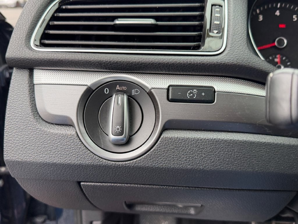 2018 Volkswagen Passat 2.0T R-Line