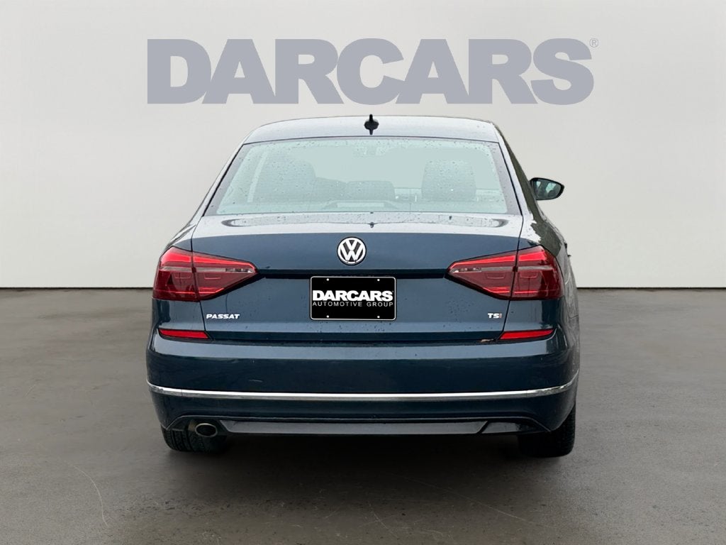 2018 Volkswagen Passat 2.0T R-Line