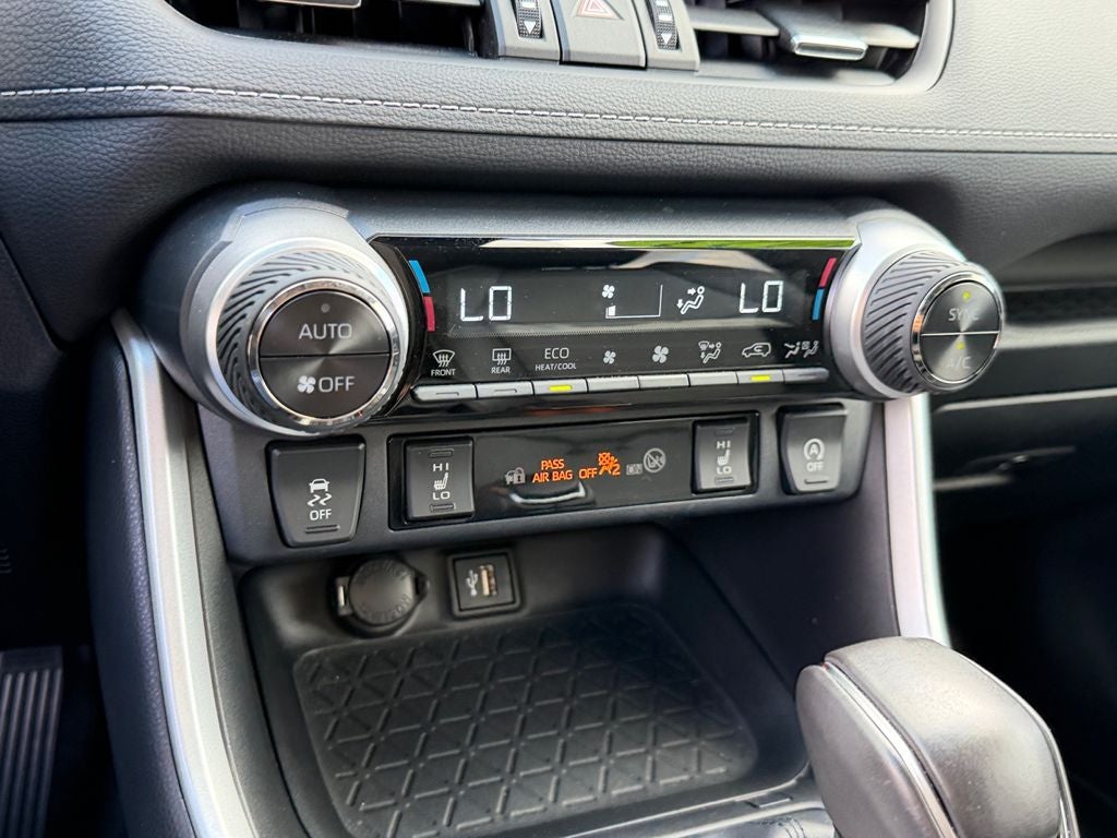 2023 Toyota RAV4 XLE Premium CLEAN CARFAX 1 OWNER