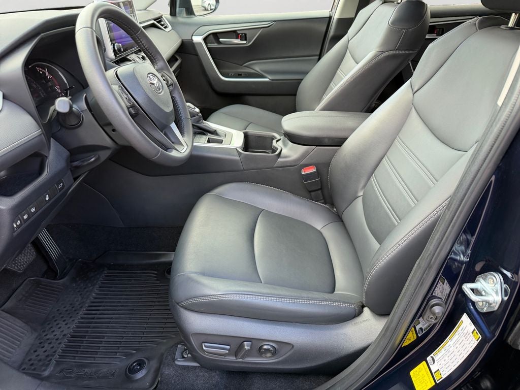 2023 Toyota RAV4 XLE Premium CLEAN CARFAX 1 OWNER