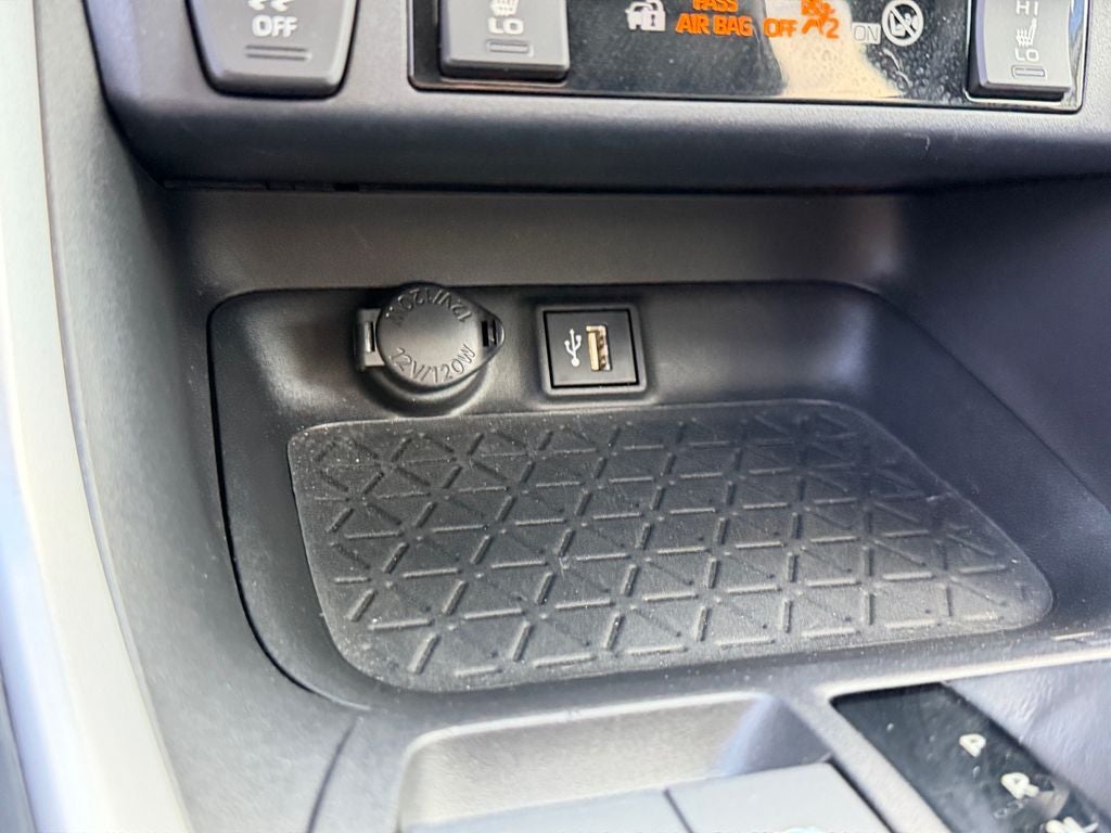 2023 Toyota RAV4 XLE Premium CLEAN CARFAX 1 OWNER