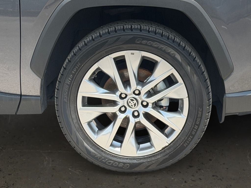 2024 Toyota RAV4 XLE Premium HEATED SEATS / POWER MOONROOF