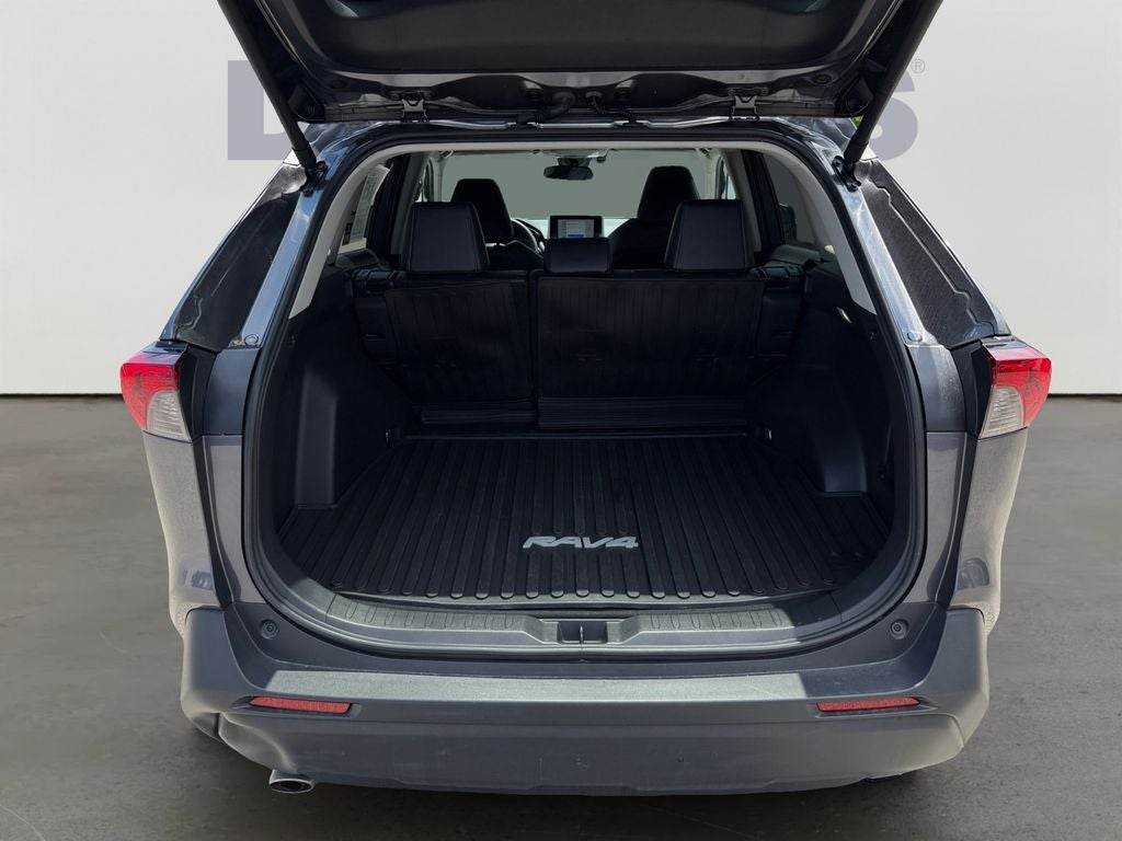 2024 Toyota RAV4 XLE Premium HEATED SEATS / POWER MOONROOF