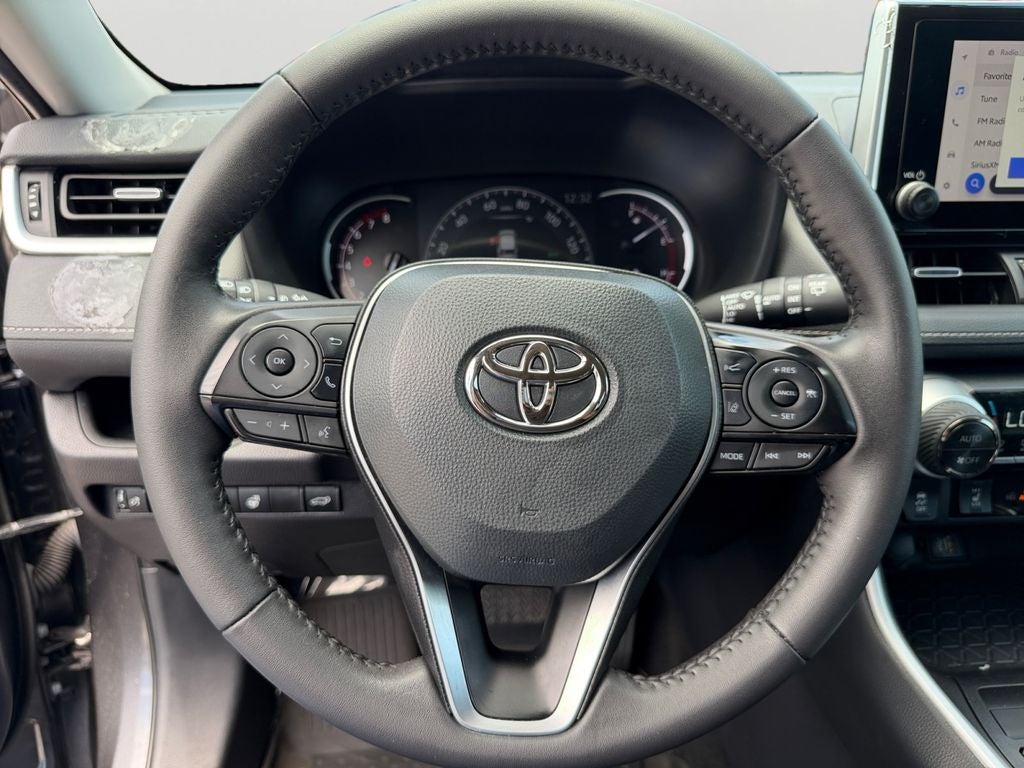 2024 Toyota RAV4 XLE Premium HEATED SEATS / POWER MOONROOF