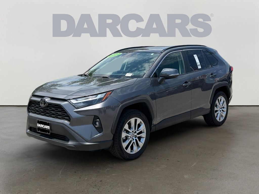 2024 Toyota RAV4 XLE Premium HEATED SEATS / POWER MOONROOF
