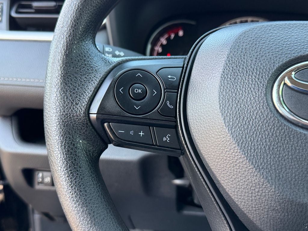 2024 Toyota RAV4 LE 1 OWNER / CLEAN CARFAX / BLIND SPOT MONITOR / HEAT