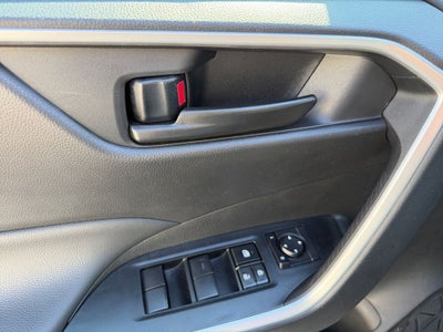 2024 Toyota RAV4 LE 1 OWNER / CLEAN CARFAX / BLIND SPOT MONITOR / HEAT