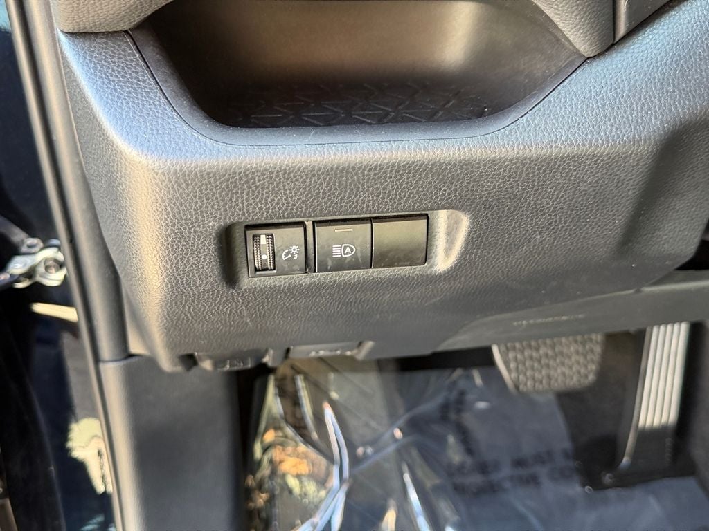 2024 Toyota RAV4 LE 1 OWNER / CLEAN CARFAX / BLIND SPOT MONITOR / HEAT