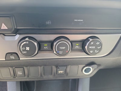 2022 Toyota Tacoma SR 1 OWNER / CLEAN CARFAX