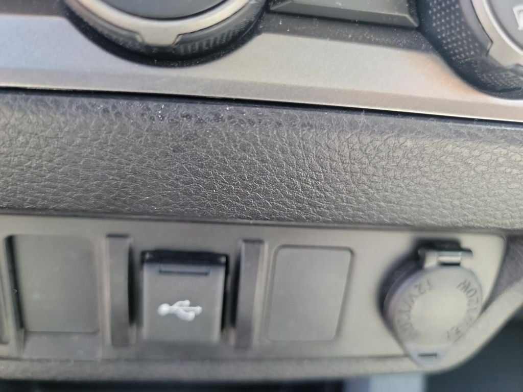 2022 Toyota Tacoma SR 1 OWNER / CLEAN CARFAX