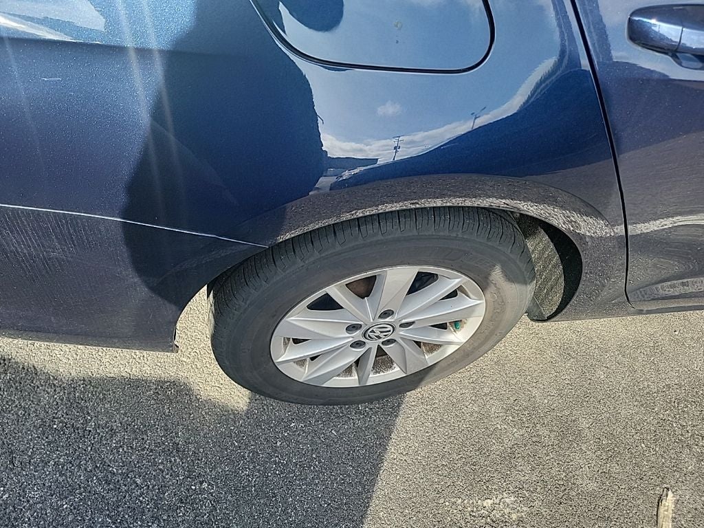 2016 Volkswagen Golf SportWagen S