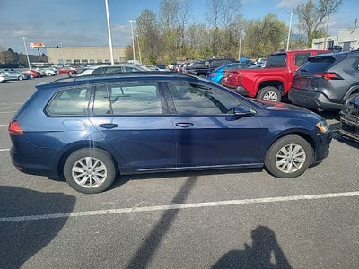 2016 Volkswagen Golf SportWagen S