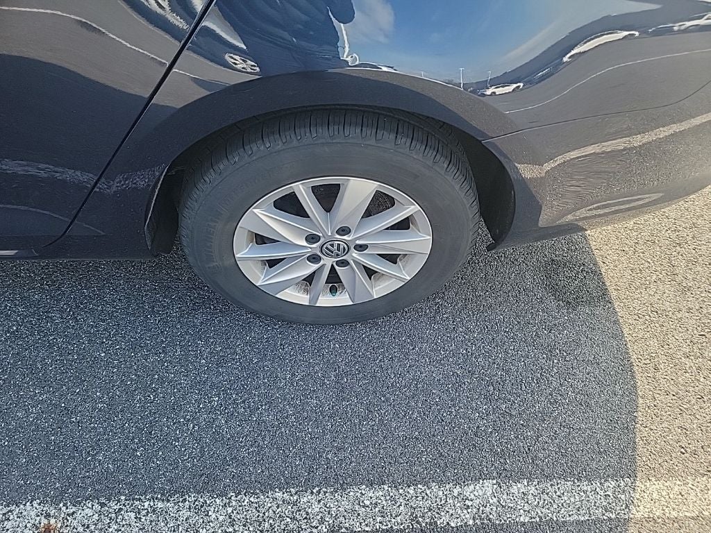 2016 Volkswagen Golf SportWagen S